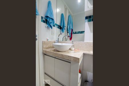 Banheiro de apartamento à venda com 1 quarto, 41m² em Loteamento Parque São Martinho, Campinas