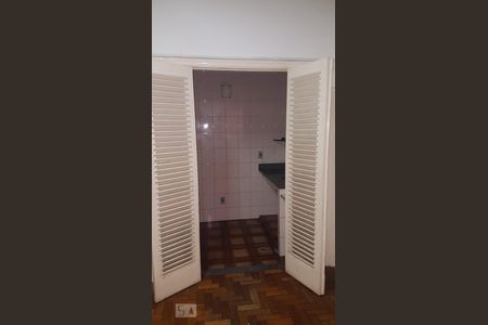 Sala / porta da Cozinha de apartamento à venda com 2 quartos, 70m² em Centro, Belo Horizonte