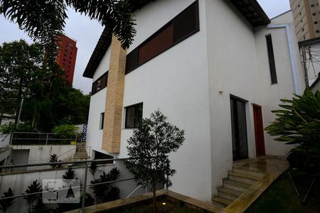 Fachada de casa para alugar com 3 quartos, 180m² em Sumarezinho, São Paulo