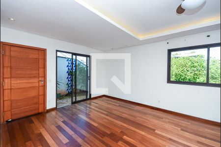 Sala de casa para alugar com 3 quartos, 180m² em Sumarezinho, São Paulo