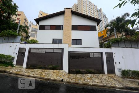 Fachada de casa para alugar com 3 quartos, 180m² em Sumarezinho, São Paulo