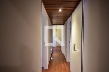 Corredor de apartamento à venda com 2 quartos, 105m² em Vila Andrade, São Paulo