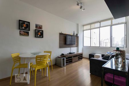 Sala de apartamento para alugar com 2 quartos, 75m² em Vila Mariana, São Paulo