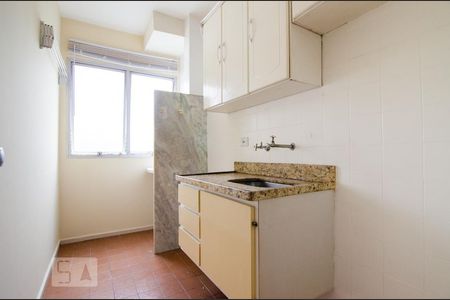 Cozinha de kitnet/studio para alugar com 1 quarto, 33m² em Centro, Campinas