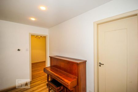 Hall de apartamento à venda com 3 quartos, 111m² em Leme, Rio de Janeiro