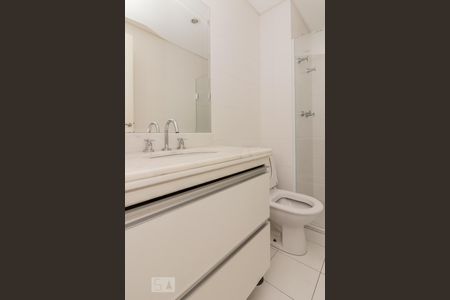 Banheiro de apartamento para alugar com 2 quartos, 78m² em Jardim Iracema, Barueri