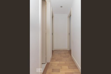 Corredor de apartamento para alugar com 2 quartos, 78m² em Jardim Iracema, Barueri