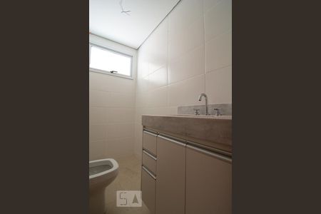 Banheiro social de apartamento à venda com 3 quartos, 140m² em São Pedro, Belo Horizonte