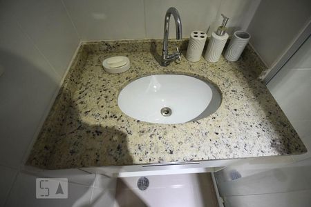 Detalhe do banheiro de kitnet/studio para alugar com 1 quarto, 35m² em Jardim Ampliação, São Paulo