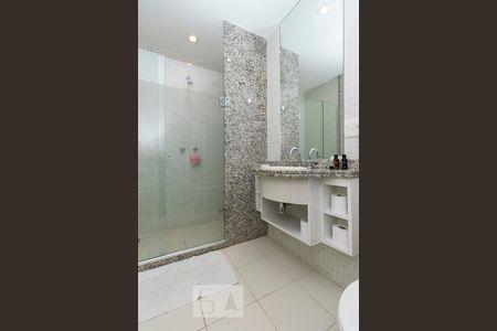 Banheiro Social de apartamento para alugar com 1 quarto, 54m² em Gragoatá, Niterói