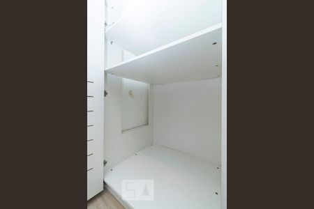 Detalhe para instalação de lavadora/secadora de apartamento à venda com 1 quarto, 54m² em Gragoatá, Niterói