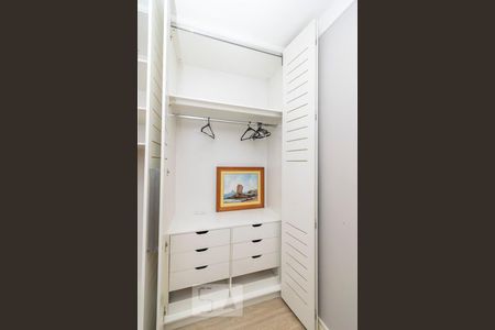 Armário Closet de apartamento à venda com 1 quarto, 54m² em Gragoatá, Niterói