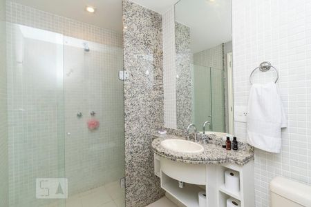 Banheiro Social de apartamento para alugar com 1 quarto, 54m² em Gragoatá, Niterói