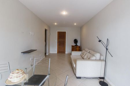 Sala de apartamento para alugar com 1 quarto, 58m² em Barra da Tijuca, Rio de Janeiro