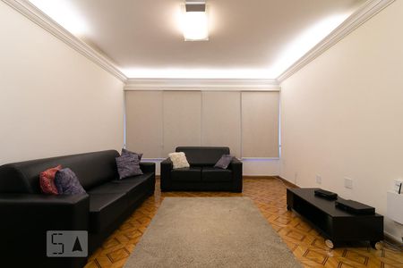 Casa para alugar com 350m², 4 quartos e 5 vagasSala