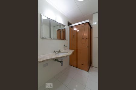 Banheiro de apartamento para alugar com 3 quartos, 105m² em Vila Monumento, São Paulo