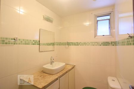 Banheiro de apartamento para alugar com 2 quartos, 65m² em Jardim das Bandeiras, São Paulo