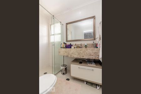 Banheiro de apartamento à venda com 3 quartos, 94m² em Jardim Tupanci, Barueri