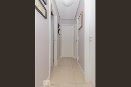 Corredor de apartamento à venda com 3 quartos, 94m² em Jardim Tupanci, Barueri