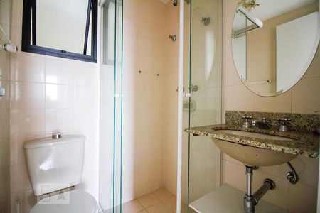 Banheiro de apartamento à venda com 3 quartos, 70m² em Vila Hamburguesa, São Paulo