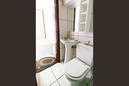 Banheiro de apartamento para alugar com 1 quarto, 27m² em Zona Industrial (guará), Brasília