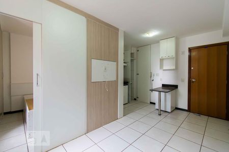 Sala de apartamento para alugar com 1 quarto, 27m² em Zona Industrial (guará), Brasília
