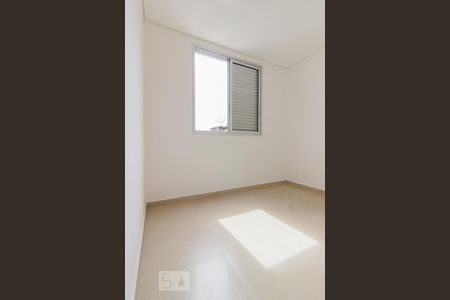 Quarto de apartamento à venda com 3 quartos, 140m² em Barroca, Belo Horizonte