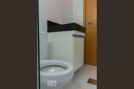 Banheiro de apartamento à venda com 3 quartos, 140m² em Barroca, Belo Horizonte
