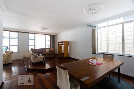 Sala de casa à venda com 6 quartos, 500m² em Planalto Paulista, São Paulo