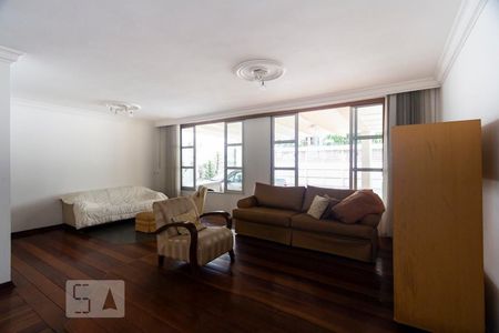 Sala de casa à venda com 6 quartos, 500m² em Planalto Paulista, São Paulo