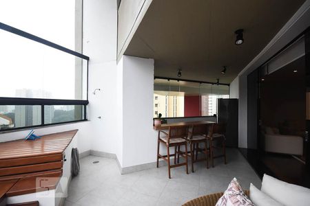 Varanda gourmet	 de apartamento à venda com 4 quartos, 400m² em Vila Suzana, São Paulo