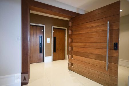 Hall de entrada de apartamento à venda com 4 quartos, 400m² em Vila Suzana, São Paulo