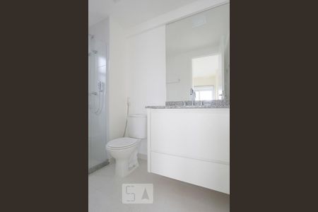 Banheiro de kitnet/studio para alugar com 1 quarto, 37m² em Sumarezinho, São Paulo