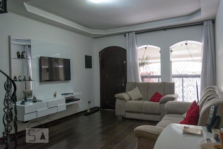 Sala de estar de casa à venda com 2 quartos, 200m² em Cambuci, São Paulo