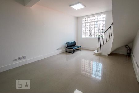 Sala de casa para alugar com 5 quartos, 240m² em Perdizes, São Paulo