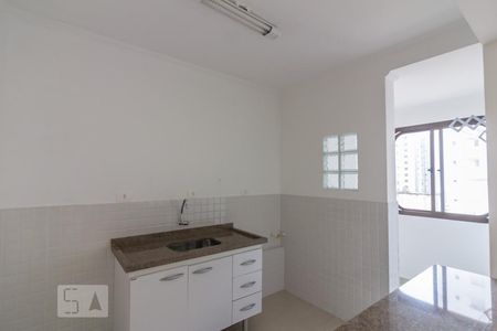 Cozinha de apartamento para alugar com 1 quarto, 50m² em Consolação, São Paulo