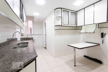 Cozinha de apartamento à venda com 4 quartos, 168m² em Icaraí, Niterói