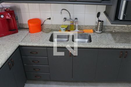 Apartamento para alugar com 240m², 3 quartos e 3 vagas Apartamento para alugar com 240m², 3 quartos e 3 vagasCozinha - Armários