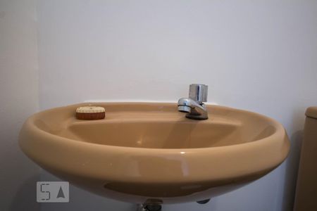 Lavabo detalhe de apartamento para alugar com 1 quarto, 45m² em Vila Madalena, São Paulo