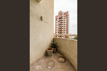 Varanda de apartamento para alugar com 1 quarto, 56m² em Cambuí, Campinas