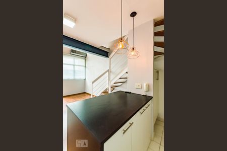 Cozinha de apartamento para alugar com 1 quarto, 56m² em Cambuí, Campinas