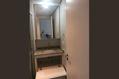 banheiro de kitnet/studio para alugar com 1 quarto, 34m² em Jardim Ampliação, São Paulo