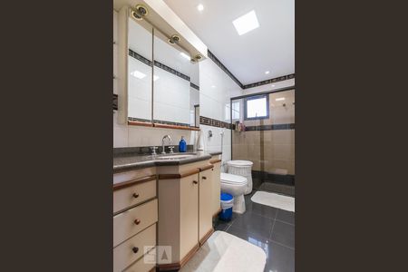 Banheiro de apartamento à venda com 3 quartos, 170m² em Vila Bastos, Santo André
