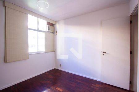 Quarto 1 de apartamento para alugar com 3 quartos, 110m² em Icaraí, Niterói