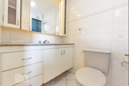 Banheiro Suite de apartamento para alugar com 3 quartos, 105m² em Sumaré, São Paulo