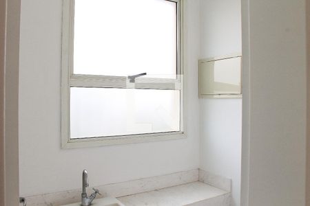 Lavabo de apartamento à venda com 2 quartos, 230m² em Água Branca, São Paulo