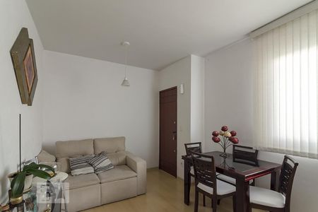 Sala de apartamento à venda com 2 quartos, 56m² em Sagrada Família, Belo Horizonte