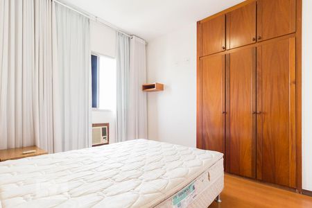 Quarto de apartamento para alugar com 1 quarto, 83m² em Funcionários, Belo Horizonte