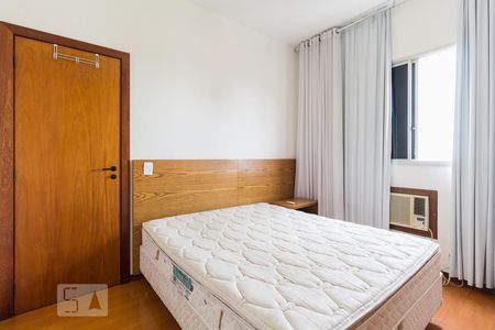 Quarto de apartamento para alugar com 1 quarto, 83m² em Funcionários, Belo Horizonte