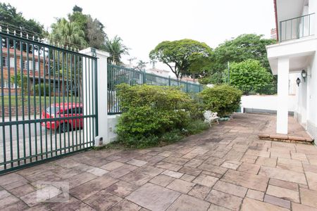 Casa para alugar com 500m², 4 quartos e 8 vagas Casa para alugar com 500m², 4 quartos e 8 vagasÁrea externa